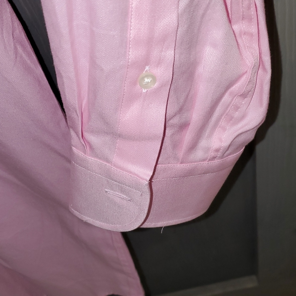 Saks - Picture 3 of 3